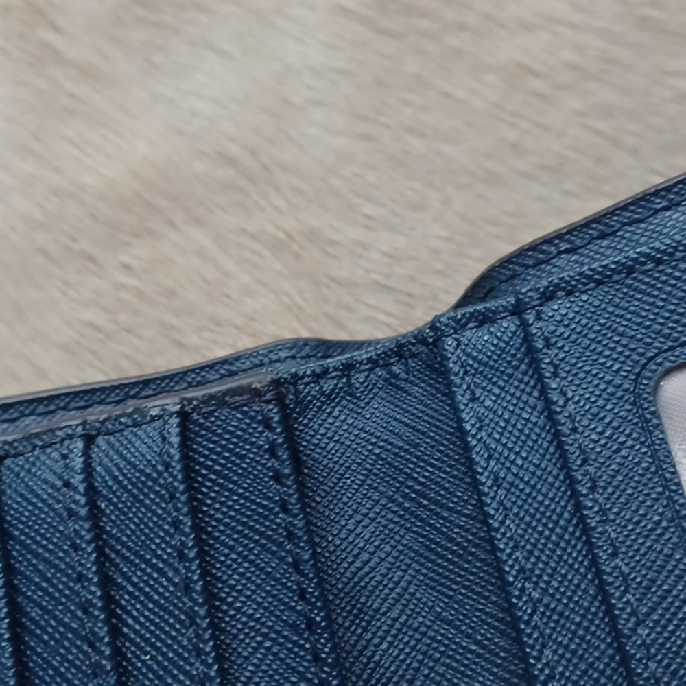 Michael Kors Wallet - Picture 16 of 16